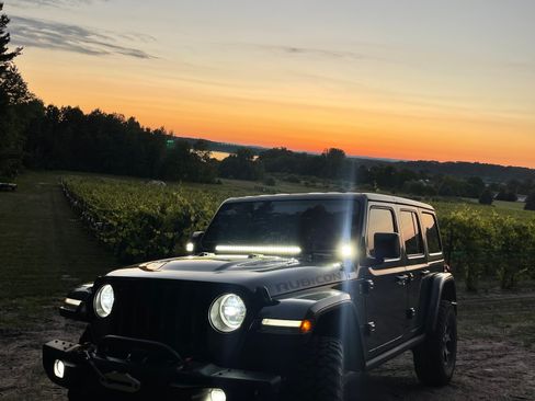 Used 2018 Jeep Wrangler Unlimited Rubicon w/ Dual Top Group AWD/4WD image 1