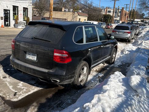 Used 2008 Porsche Cayenne Sport Utility 4D image 2