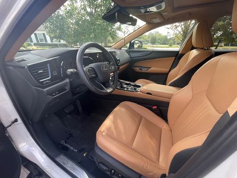 Used 2025 Lexus NX 250 AWD image 17