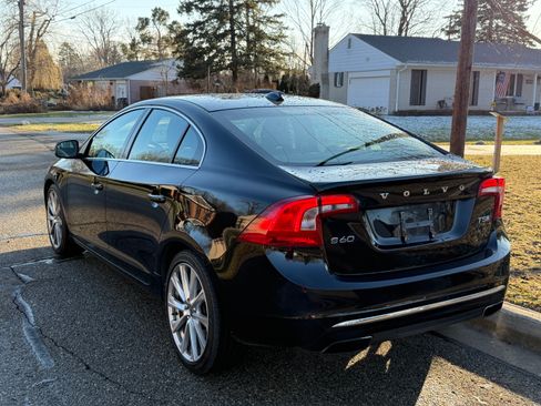 Used 2016 Volvo S60 T5 Premier w/ Climate Package image 2
