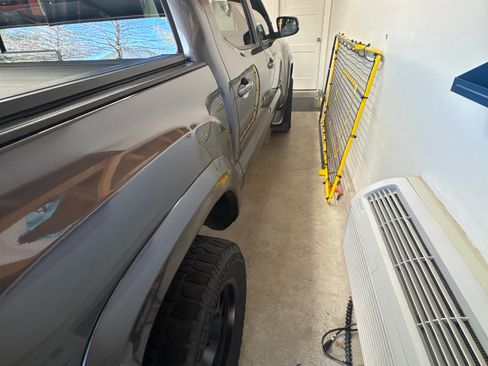 Used 2021 Toyota Tacoma TRD Sport w/ Technology Package image 5