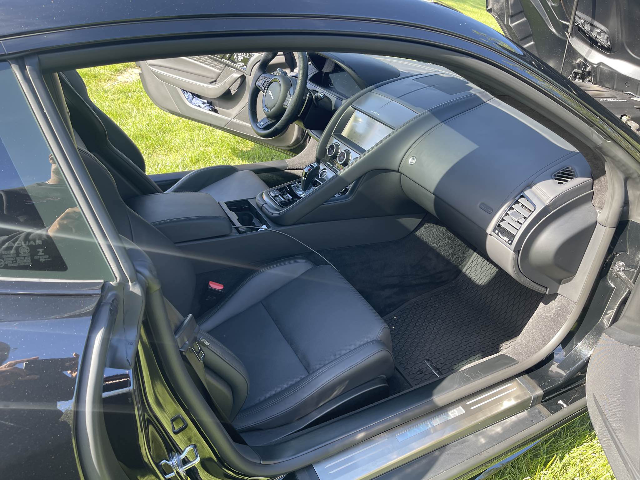 Used 2024 Jaguar F-TYPE R AWD/4WD image 28