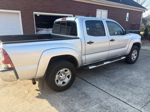 Used 2009 Toyota Tacoma PreRunner image 2