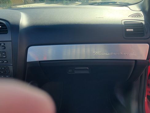 Used 2004 Ford Thunderbird image 20