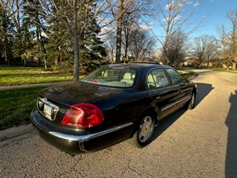 Used 2001 Lincoln Continental image 25