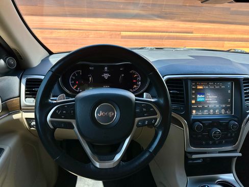Used 2015 Jeep Grand Cherokee Limited w/ Luxury Group II AWD/4WD image 12