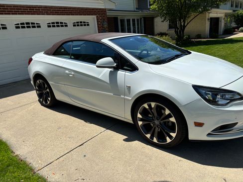 Used 2018 Buick Cascada Premium FWD image 2