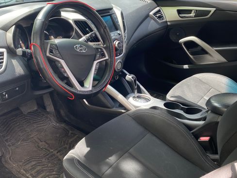Used 2013 Hyundai Veloster FWD image 14
