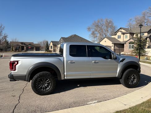 Used 2019 Ford F150 Raptor w/ Equipment Group 802A Luxury image 4
