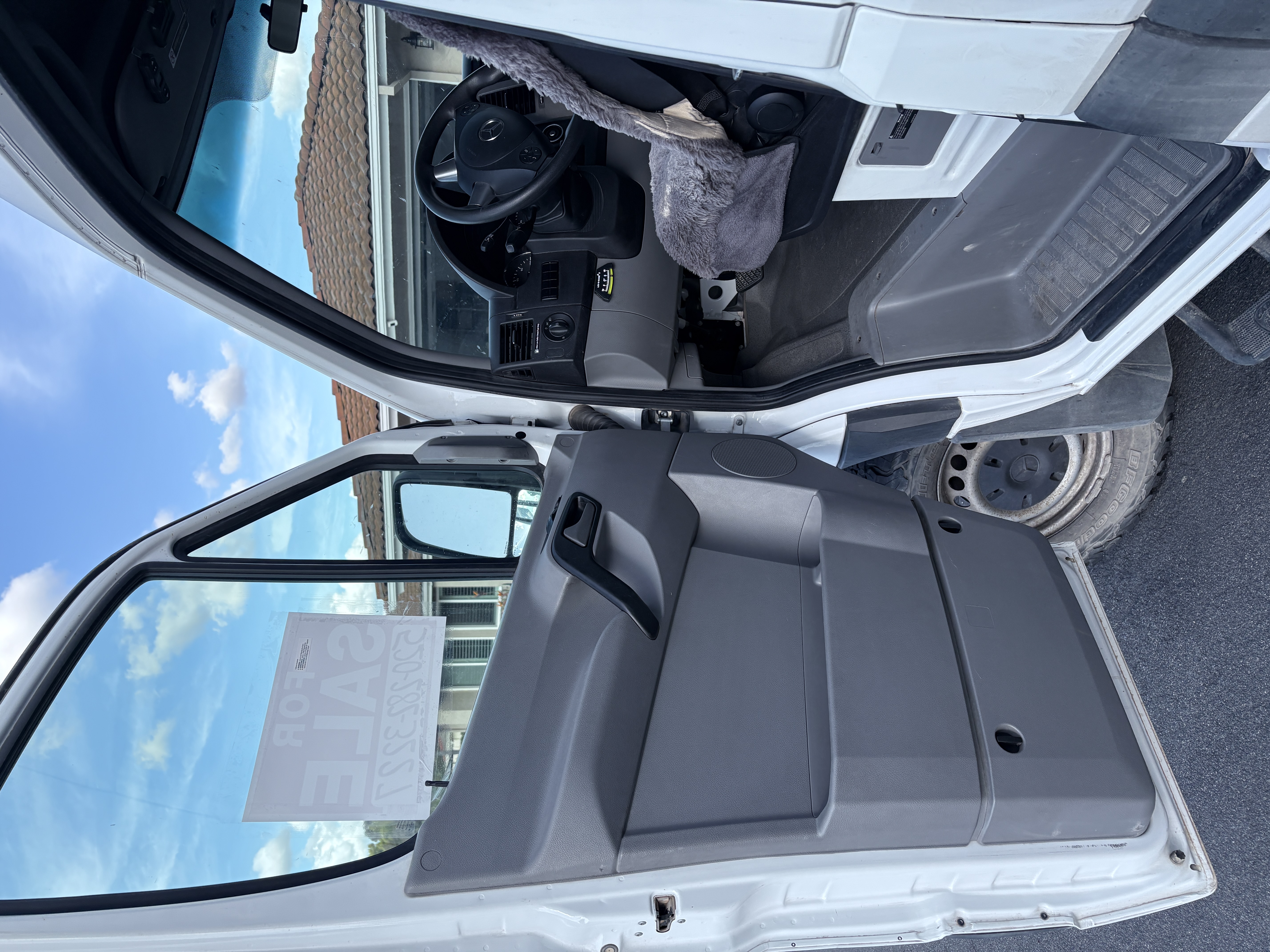 Used 2018 Mercedes-Benz Sprinter 2500 image 8