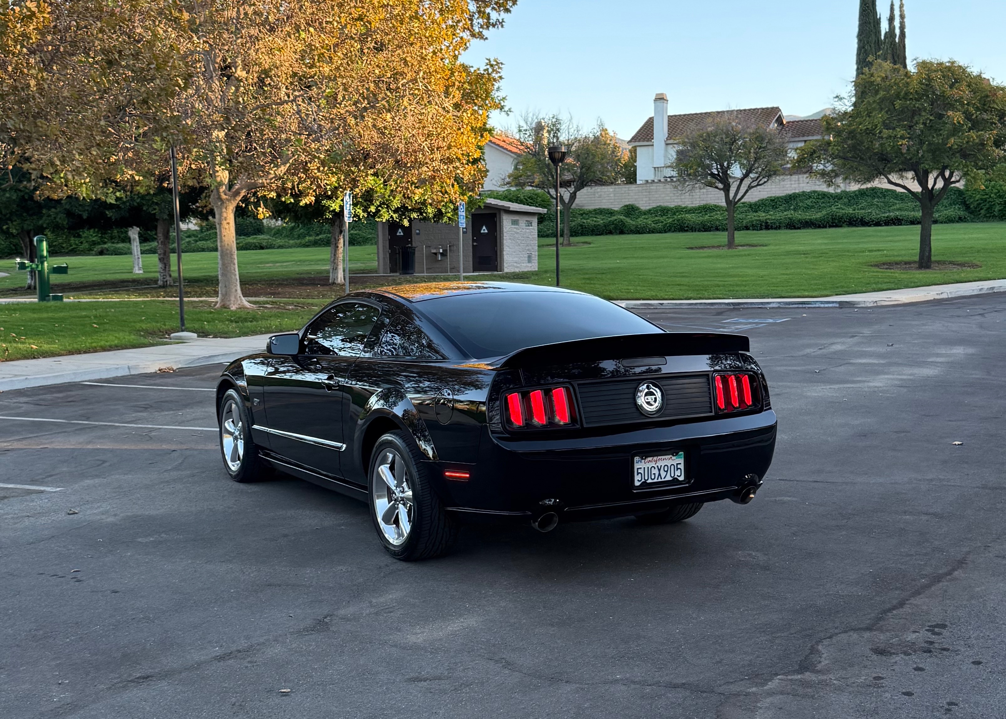 Used 2006 Ford Mustang GT Premium RWD image 6
