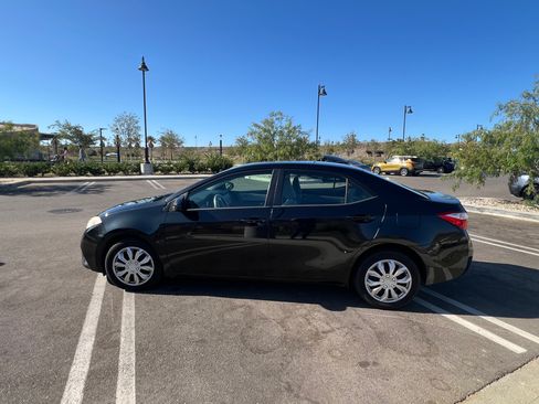 Used 2015 Toyota Corolla LE FWD image 15