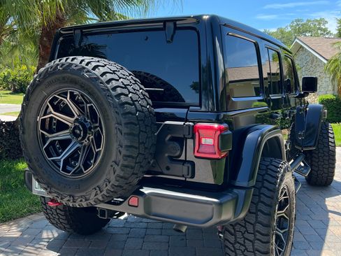 Used 2021 Jeep Wrangler Unlimited Rubicon AWD/4WD image 4