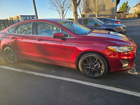 Used 2019 Ford Fusion SE w/ Equipment Group 151A image 3