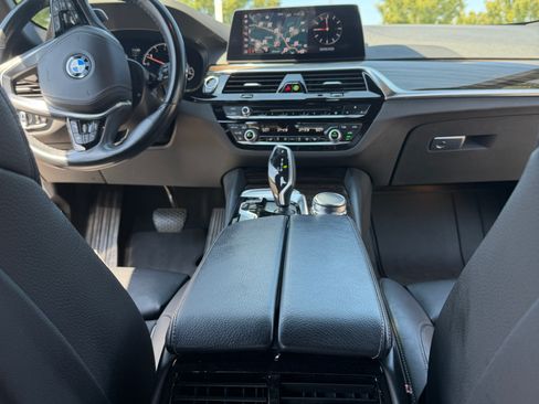 Used 2019 BMW 540i w/ Premium Package RWD image 23