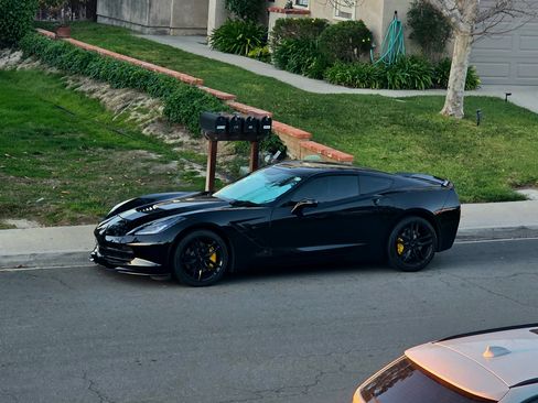 Used 2015 Chevrolet Corvette Stingray Coupe w/ 2LT Preferred Equipment Group image 5