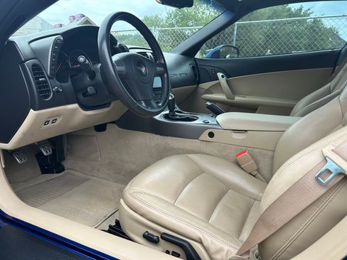 Used 2006 Chevrolet Corvette Coupe w/ Preferred Equipment Group RWD image 11