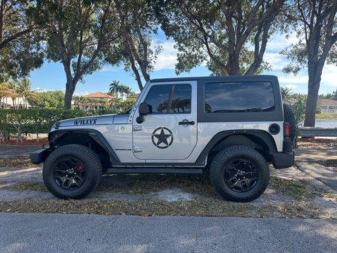 Used 2015 Jeep Wrangler Sport image 2