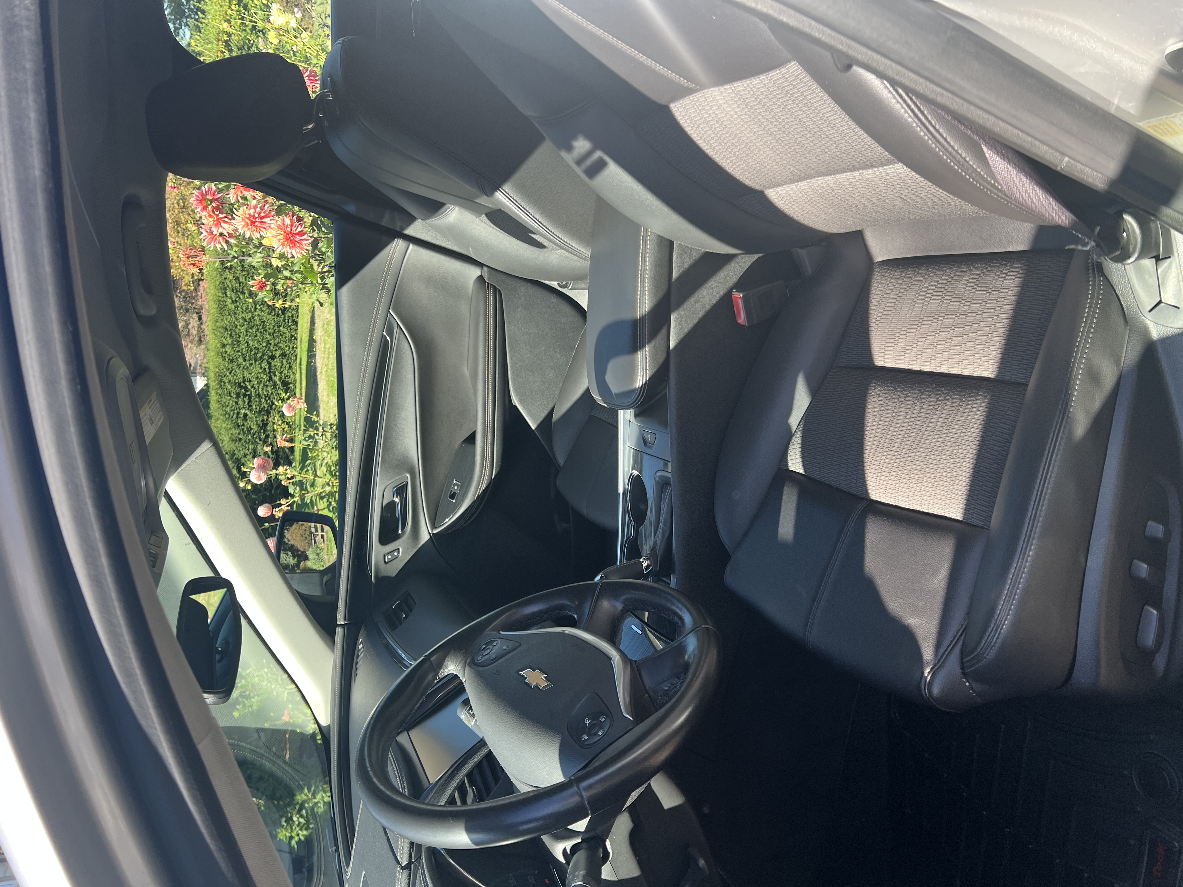 Used 2016 Chevrolet Impala LT w/ Convenience Package FWD image 4