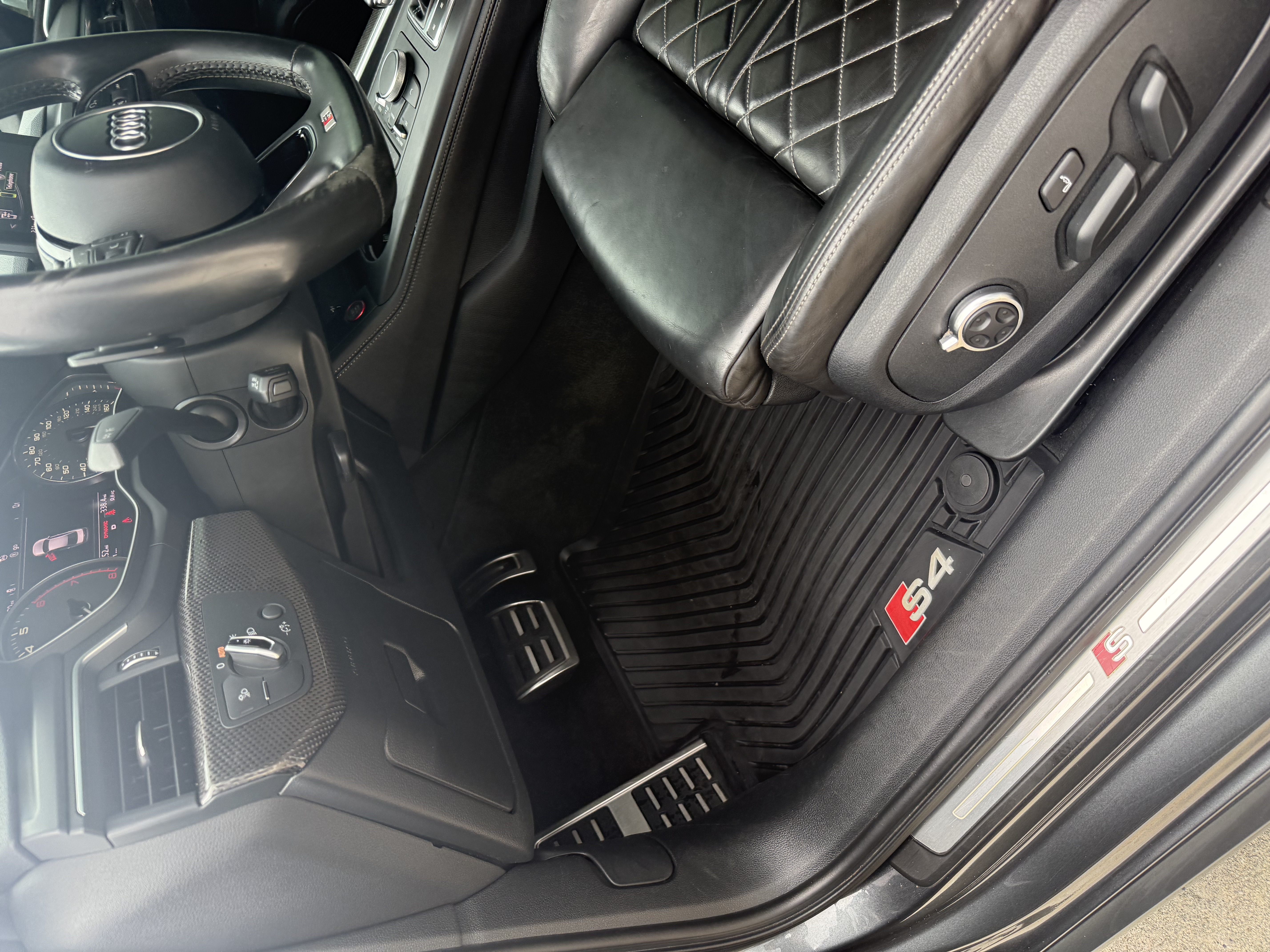 Used 2018 Audi S4 Premium Plus w/ S Sport Package AWD/4WD image 25