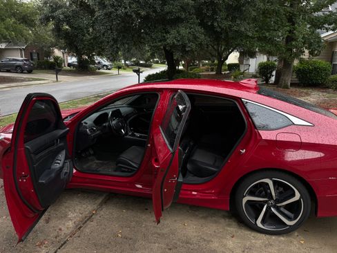 Used 2018 Honda Accord Sport image 5