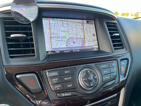 Used 2016 Nissan Pathfinder SL w/ SL Tech Package FWD image 17