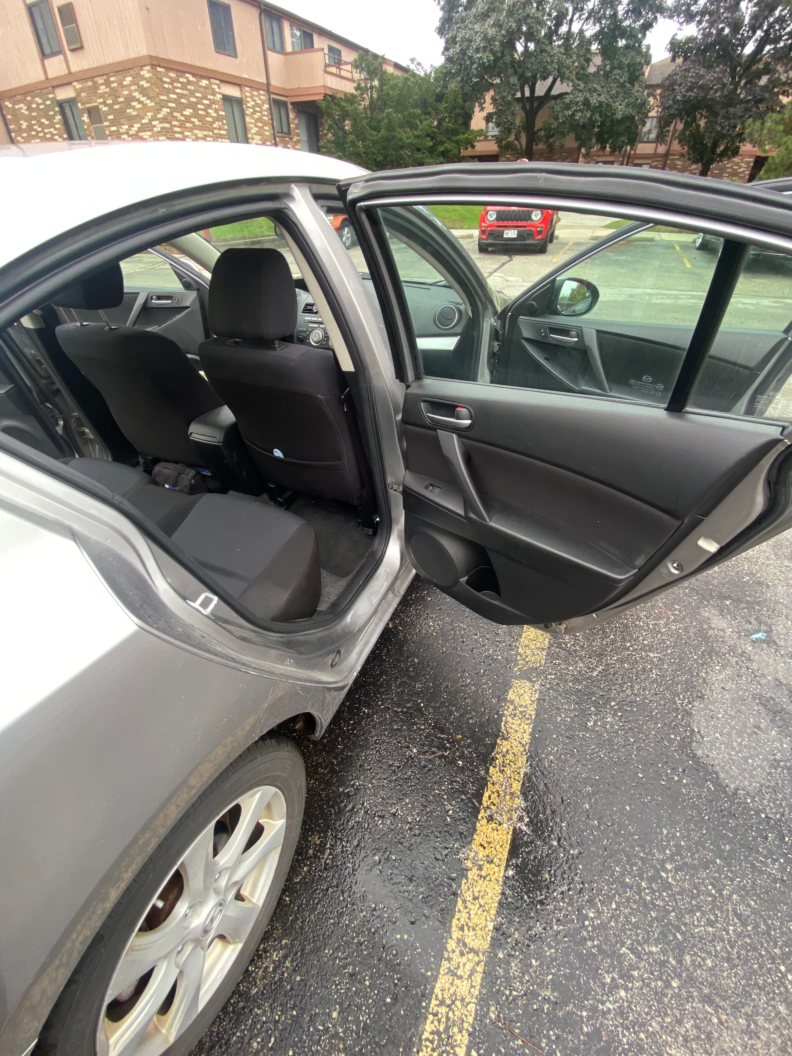 Used 2011 MAZDA MAZDA3 i Touring FWD image 13