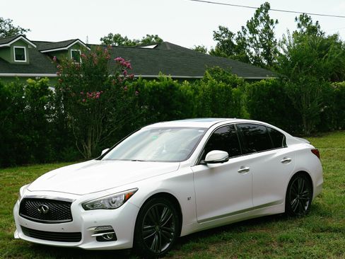 Used 2014 INFINITI Q50 Premium w/ Technology Package RWD image 2