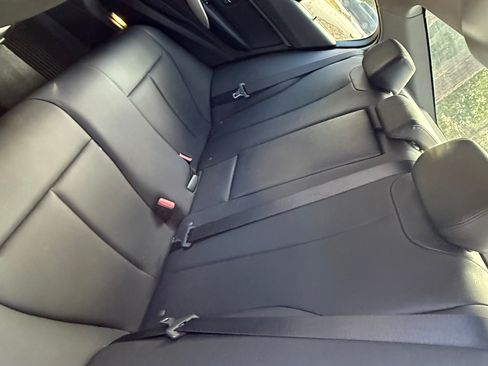 Used 2017 BMW 320i Sedan image 13