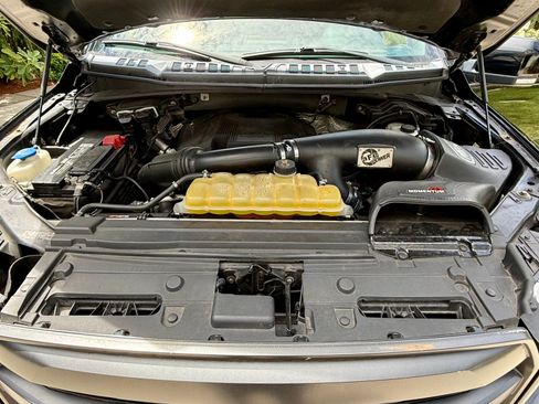 Used 2017 Ford F150 Lariat w/ Equipment Group 502A Luxury AWD/4WD image 12
