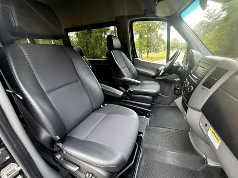 Used 2016 Mercedes-Benz Sprinter 2500 image 23