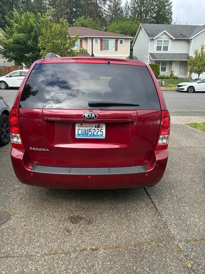 Used 2014 Kia Sedona LX FWD image 6