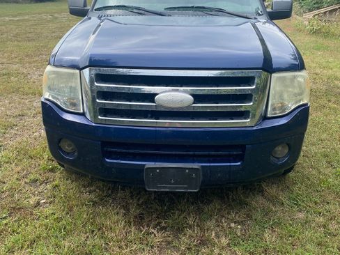 Used 2008 Ford Expedition XLT image 2