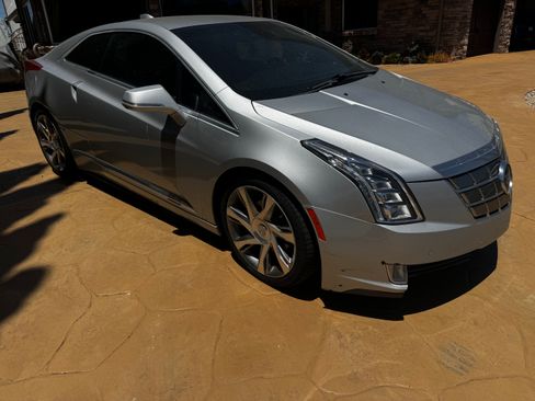 Used 2014 Cadillac ELR w/ Luxury Package FWD image 6