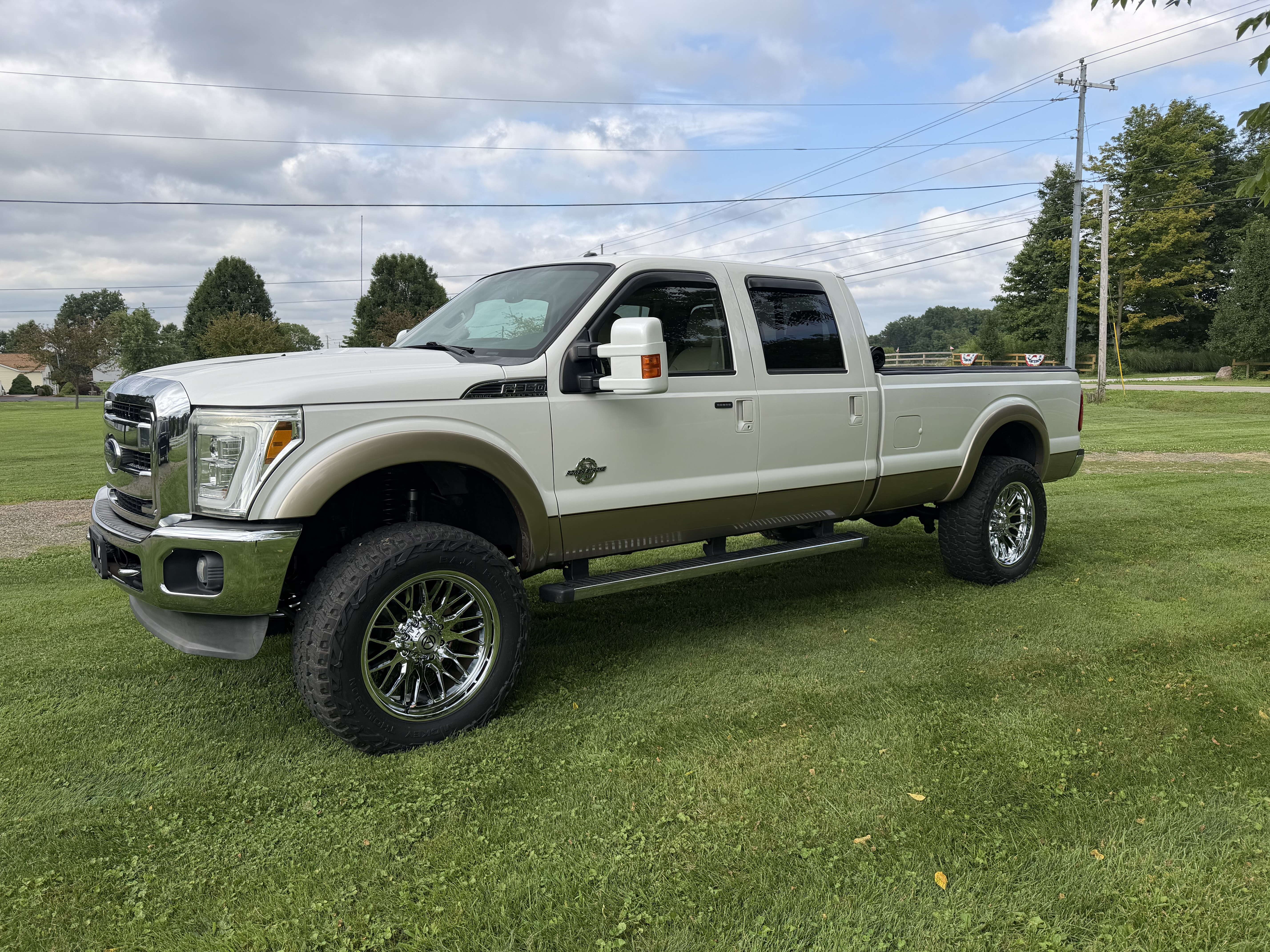 Used 2013 Ford F350 Lariat w/ Chrome Pkg AWD/4WD image 4