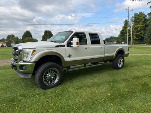 Used 2013 Ford F350 Lariat w/ Chrome Pkg AWD/4WD image 4