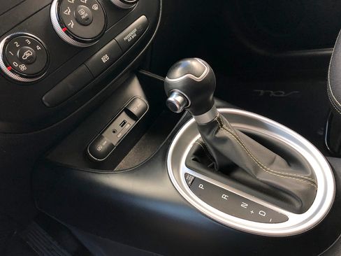 Used 2014 Kia Soul + image 15