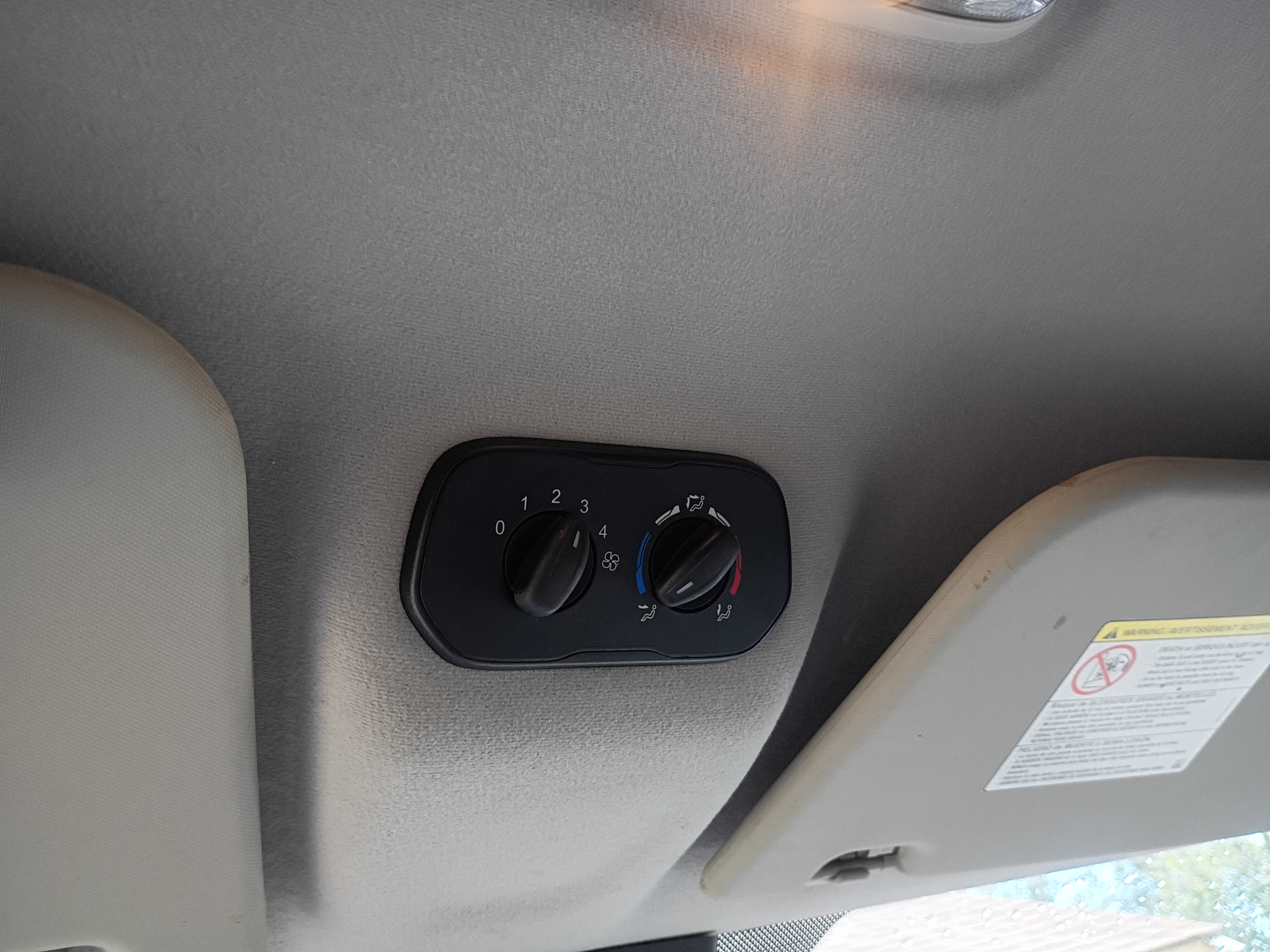 Used 2015 Ford Transit 350 XLT RWD image 12