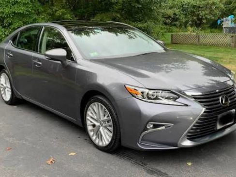 Used 2016 Lexus ES 350 w/ Luxury Package w/Wood Trim image 1