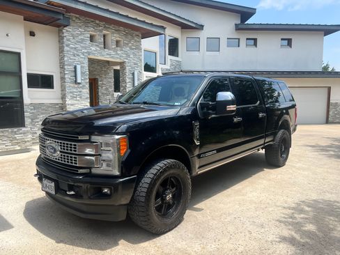 Used 2017 Ford F350 Platinum w/ Platinum Ultimate Package AWD/4WD image 1