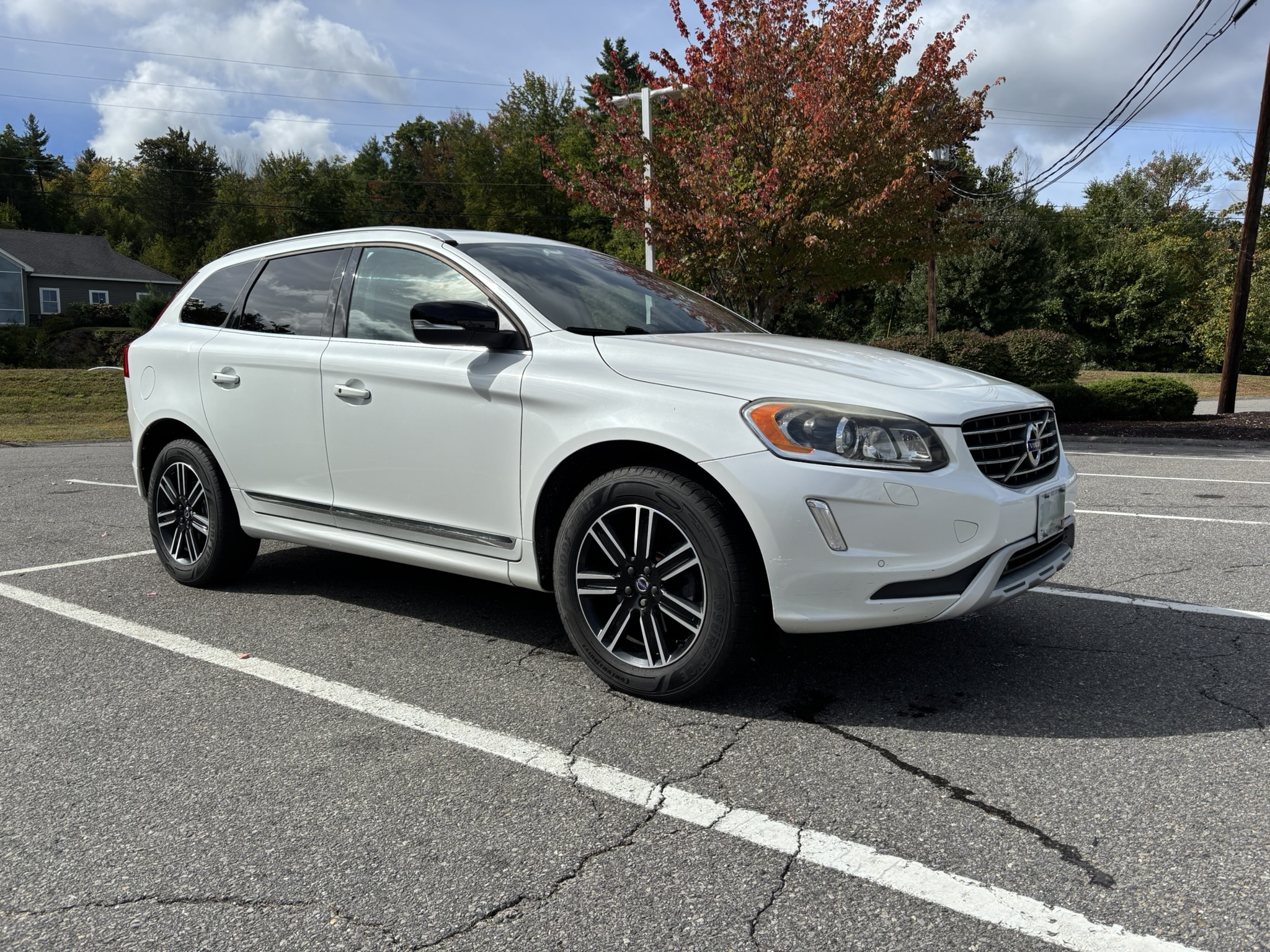 Used 2017 Volvo XC60 T5 Dynamic w/ Preferred Option Package AWD/4WD image 5