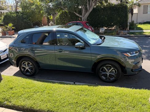 Used 2025 Honda HR-V EX-L image 9