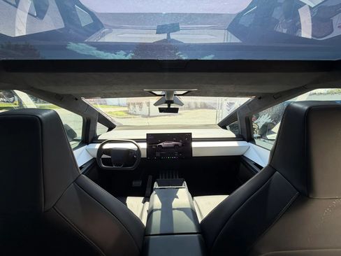 Used 2024 Tesla Cybertruck AWD Crew Cab image 8