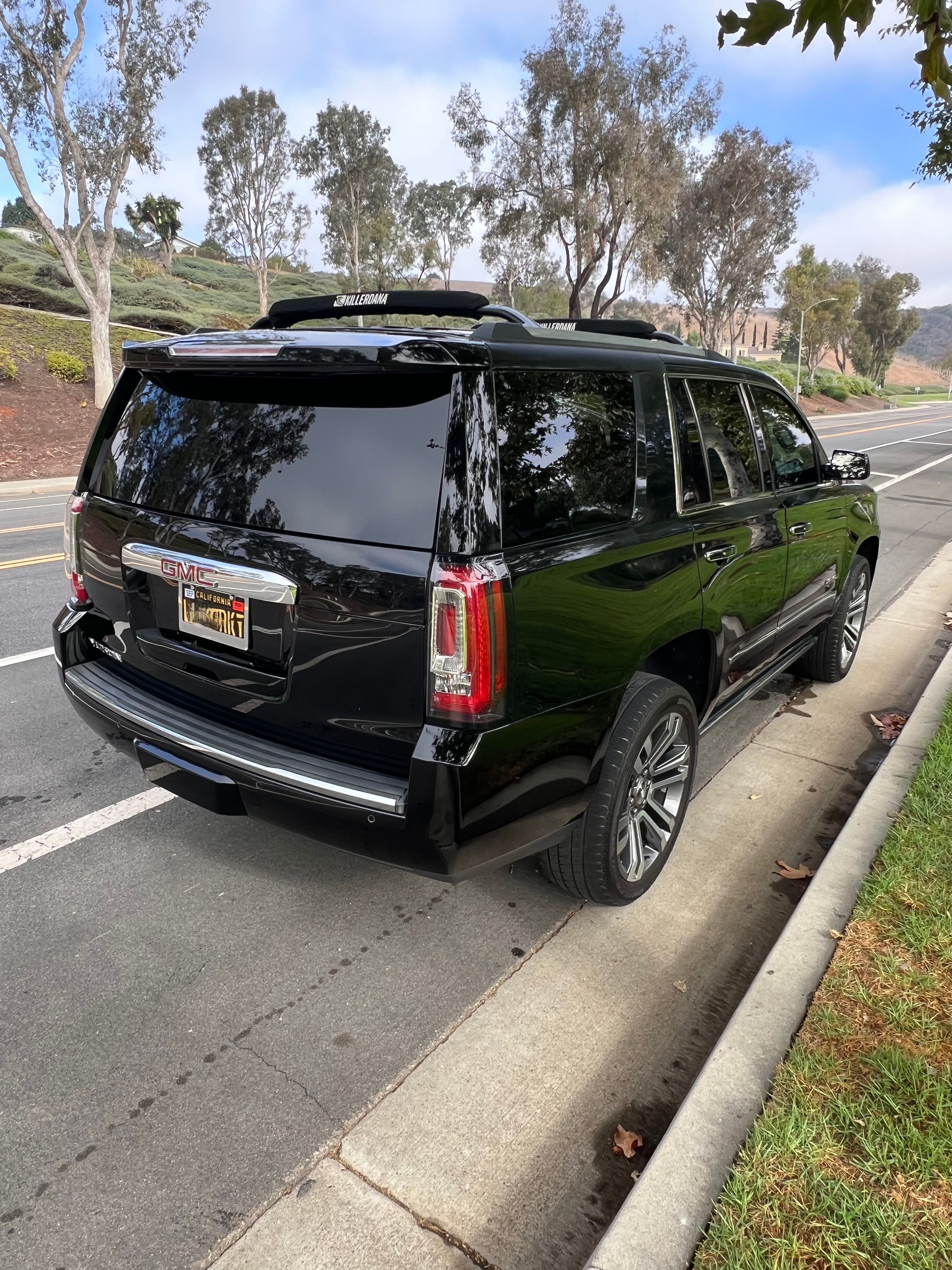 Used 2017 GMC Yukon Denali w/ Open Road Package AWD/4WD image 8