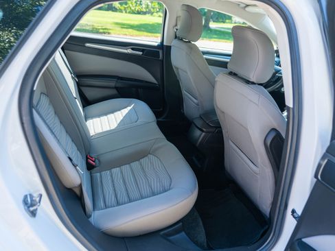 Used 2016 Ford Fusion S image 10