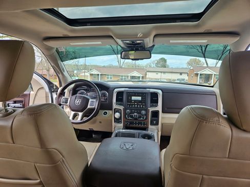 Used 2017 RAM 1500 Laramie w/ Convenience Group image 11