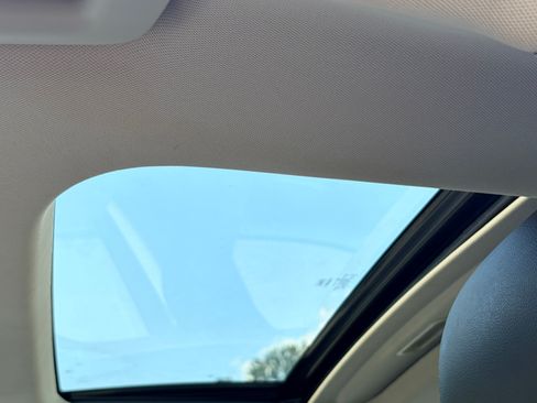Used 2016 Ford Fusion Titanium FWD image 12
