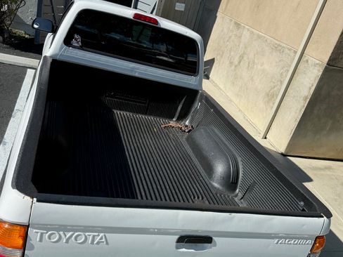 Used 2002 Toyota Tacoma 2WD Regular Cab image 5