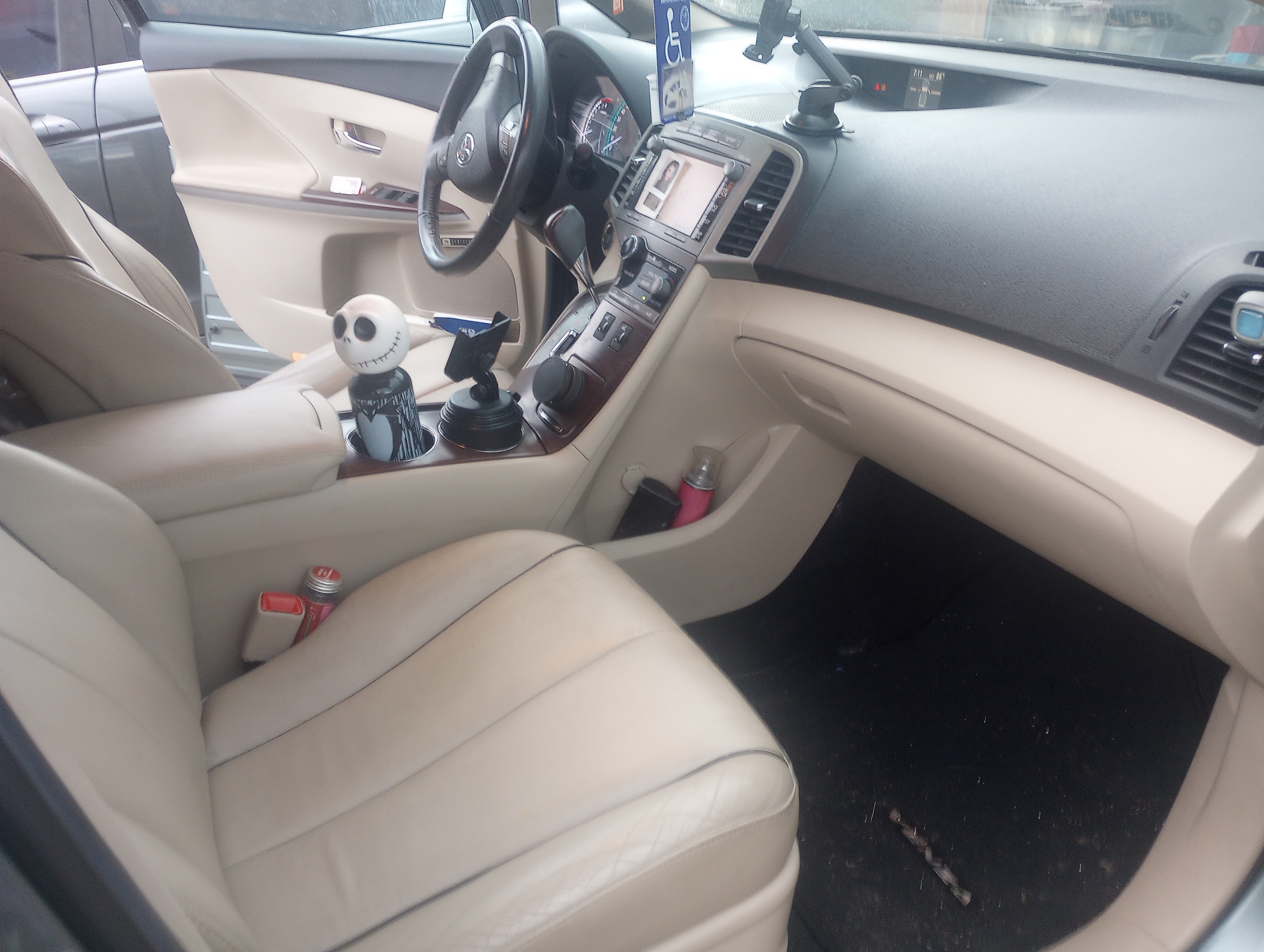 Used 2011 Toyota Venza w/ Premium Pkg #2 FWD image 4