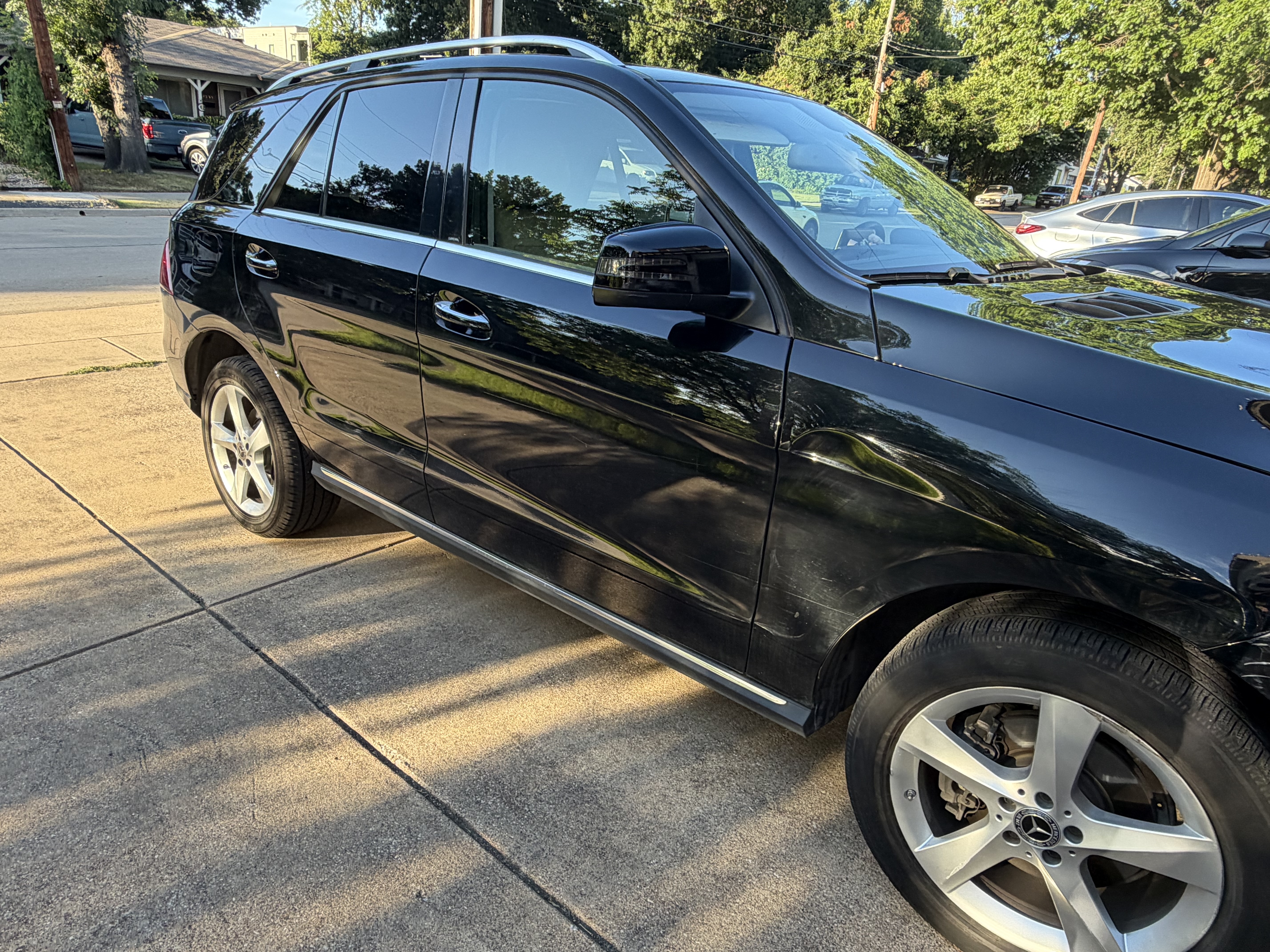 Used 2017 Mercedes-Benz GLE 350 4MATIC image 4